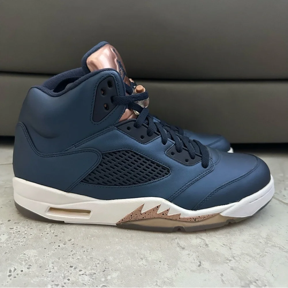 Jordan 5 Retro Bronze Sneaker Size 11.5 Men